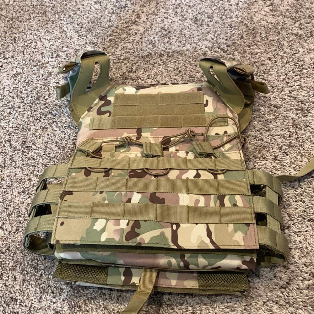 NWOT small Military Tactical Body Armour Paintball Vest